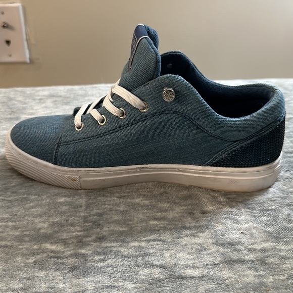 GUESS Sneakers - Picture 3 of 3